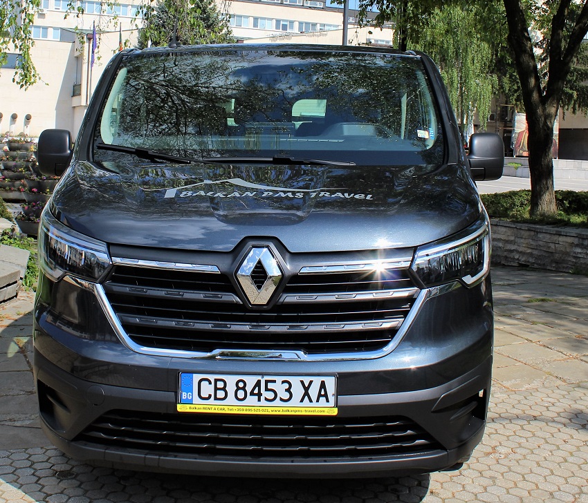 Renault Trafic 2022 – manual minivan 8+1